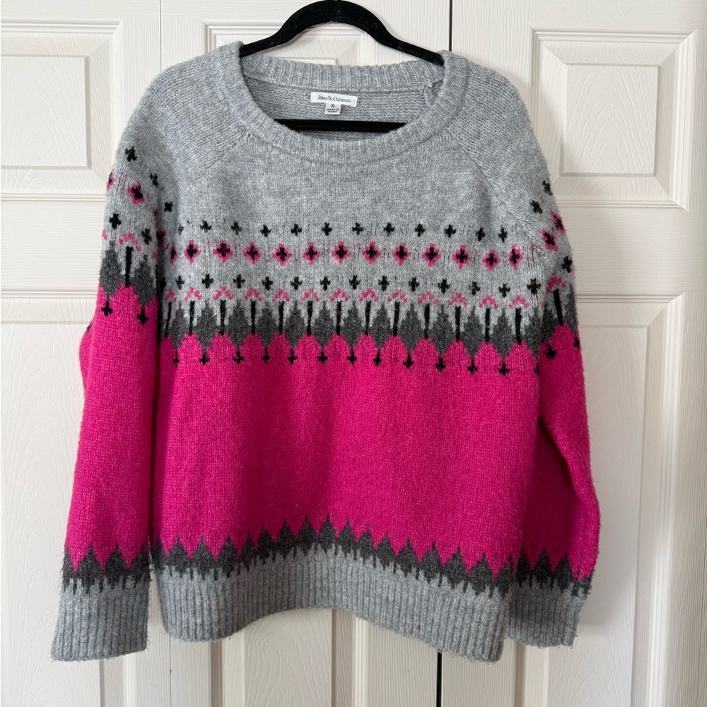 JohnPaulRichard Gray and Pink Crew Neck Sweater